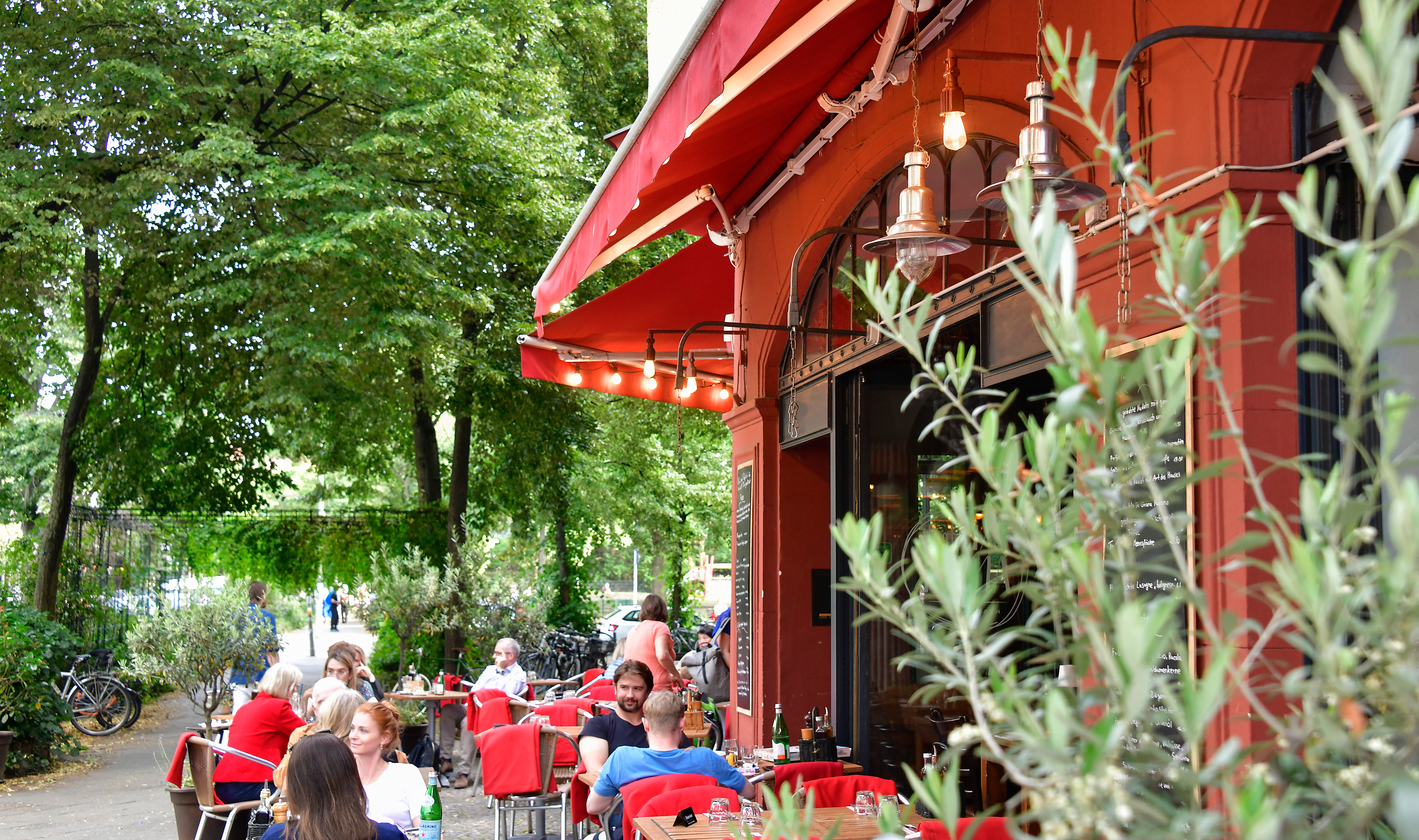 Café, Berlin Wohnungen zu verkaufen am Stuttgarter Platz 2